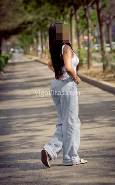 Camila, morenaza recién llegada. 614692840. Citas en VIGO, VIGO. www.vigocitas.com.