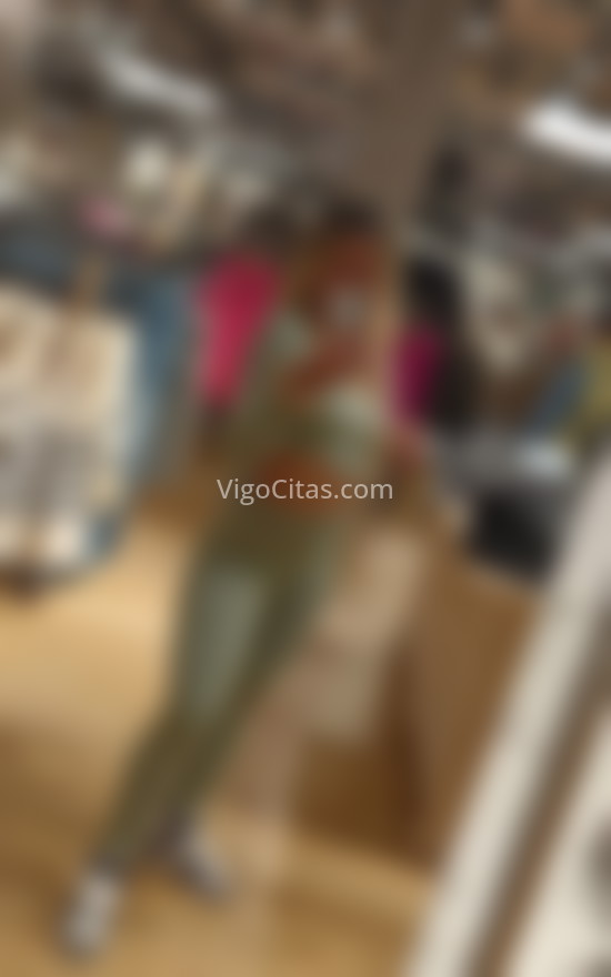 Candy, joven colombiana muy cariñosa. 612210325. Citas en VIGO, VIGO. www.vigocitas.com.