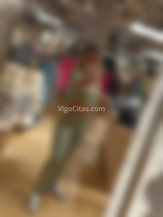 Candy, joven colombiana muy cariñosa. 612210325. Citas en VIGO, VIGO. www.vigocitas.com.