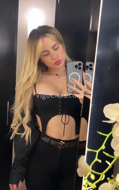 Emiliana, rubia con mucho estilo. 613804621. Citas en VIGO, VIGO. www.vigocitas.com.