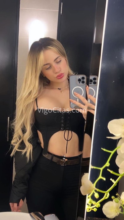 Emiliana, rubia con mucho estilo. 613804621. Citas en VIGO, VIGO. www.vigocitas.com.