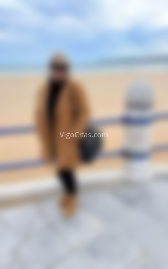 Rocio, mujer latina curvy. 747455988. Citas en VIGO, VIGO. www.vigocitas.com.