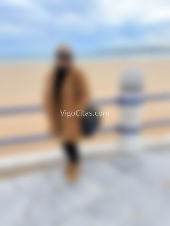 Rocio, mujer latina curvy. 747455988. Citas en VIGO, VIGO. www.vigocitas.com.