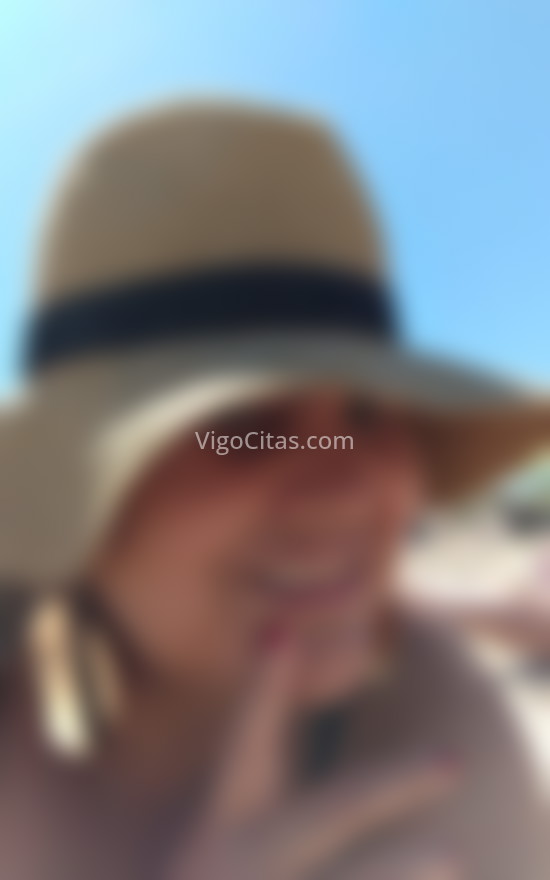 Rocio, mujer latina curvy. 747455988. Citas en VIGO, VIGO. www.vigocitas.com.