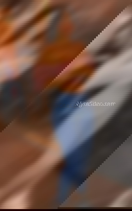 Ginna, joven muy risueña. 624850472. Citas en VIGO, VIGO. www.vigocitas.com.