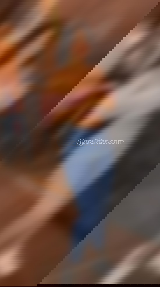 Ginna, joven muy risueña. 624850472. Citas en VIGO, VIGO. www.vigocitas.com.