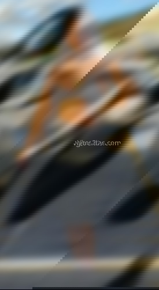Ginna, joven muy risueña. 624850472. Citas en VIGO, VIGO. www.vigocitas.com.