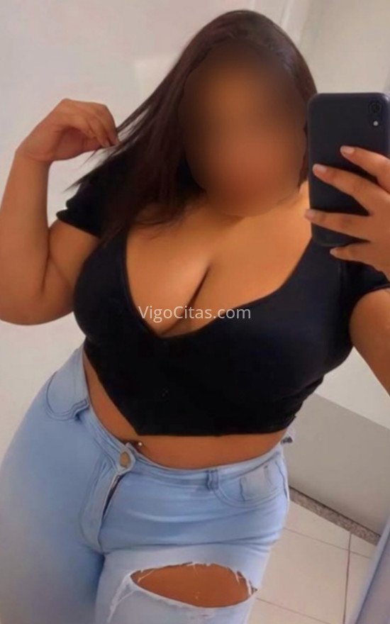 Rosa, rellenita colombiana. 642592311. Citas en VIGO, VIGO. www.vigocitas.com.