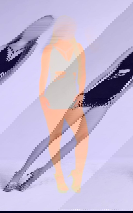 Diana, rubita elegante e inolvidable . 682801586. Citas en VIGO, VIGO. www.vigocitas.com.