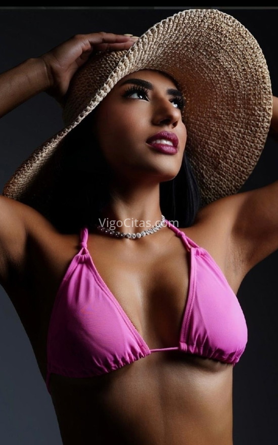 Mariana, guapísima y elegante canaria. 676463299. Citas en VIGO, VIGO. www.vigocitas.com.
