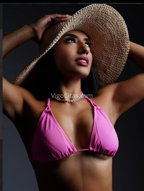 Mariana, guapísima y elegante canaria. 676463299. Citas en VIGO, VIGO. www.vigocitas.com.