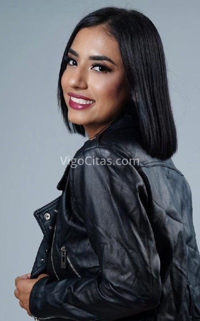 Arihana, guapísima y elegante. 682801586. Citas en VIGO, VIGO. www.vigocitas.com.