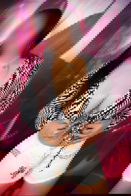 Karen, madura muy simpática . 605243882. Citas en VIGO, VIGO. www.vigocitas.com.