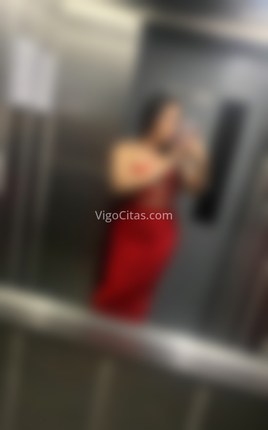 Karol Suzuky, guapa brasileña. 613431002. Citas en VIGO, VIGO. www.vigocitas.com.