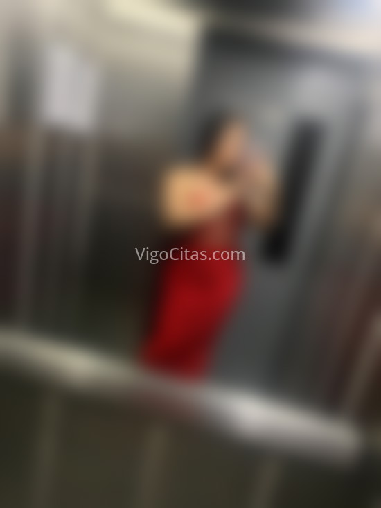 Karol Suzuky, guapa brasileña. 613431002. Citas en VIGO, VIGO. www.vigocitas.com.
