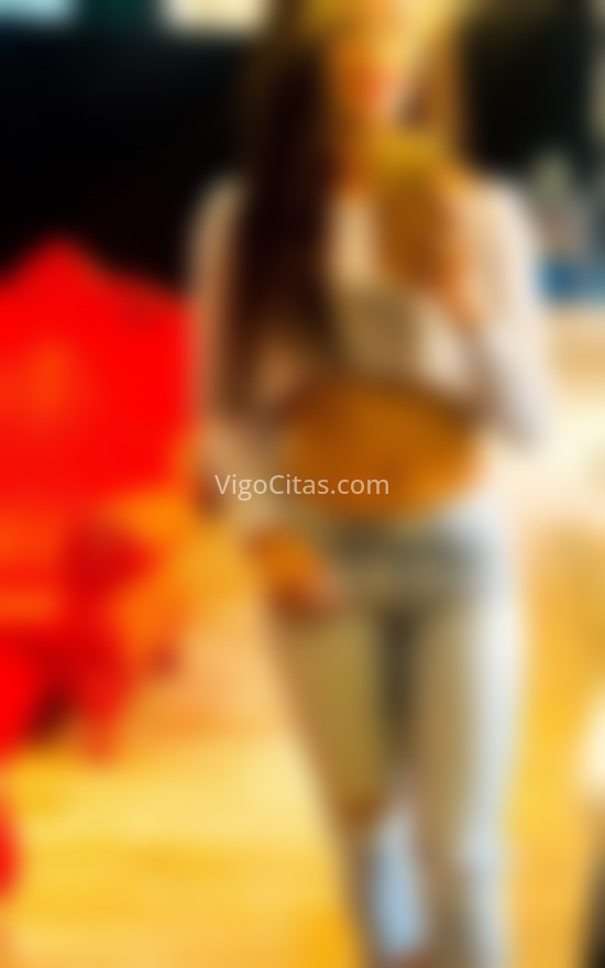 Romina, mujer europea elegante. 677431619. Citas en VIGO, VIGO. www.vigocitas.com.