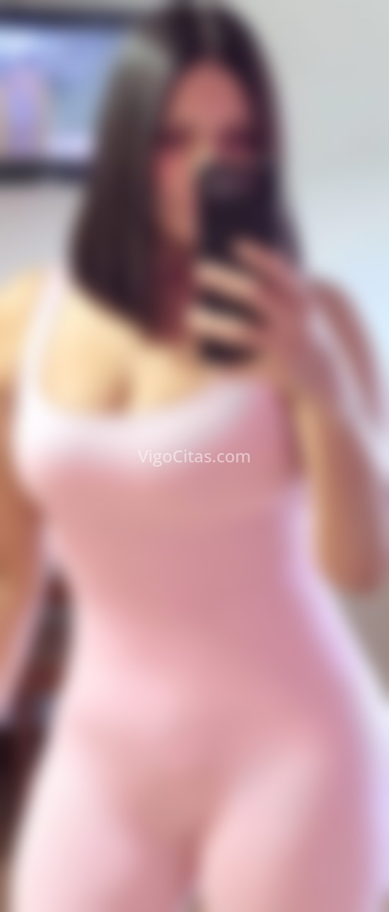 Any, morena con mucho estilo y glamour. 624463122. Citas en VIGO, VIGO. www.vigocitas.com.