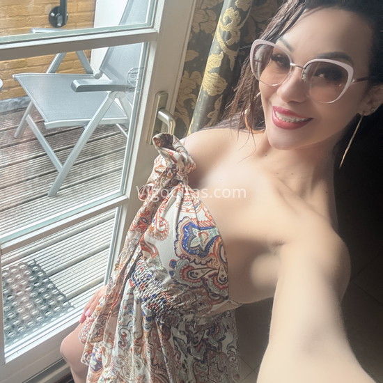 Diana, latina de 30 años. 603250410. Citas en VIGO, VIGO. www.vigocitas.com.