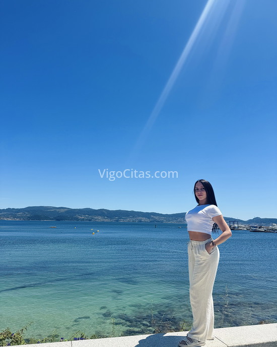 Joven trans colombiana. 602328201. Citas en VIGO, VIGO. www.vigocitas.com.