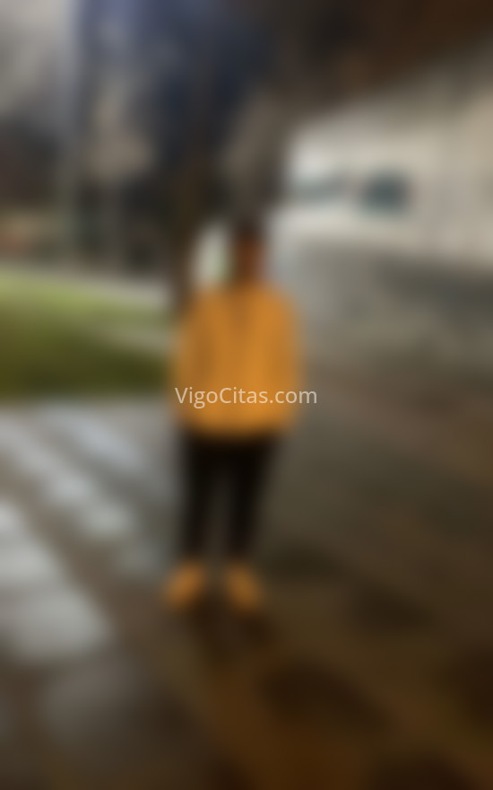 Iverson Dark. 697889065. Citas en VIGO, VIGO. www.vigocitas.com.