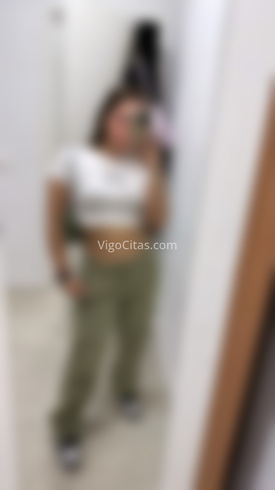 Dulce, colombiana. 641752232. Citas en VIGO, VIGO. www.vigocitas.com.