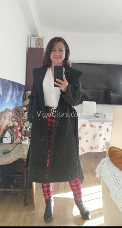 Violeta, recién llegada a la ciudad. 603253039. Citas en VIGO, VIGO. www.vigocitas.com.