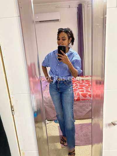 Karoll, joven brasileña . 604171501. Citas en VIGO, VIGO. www.vigocitas.com.
