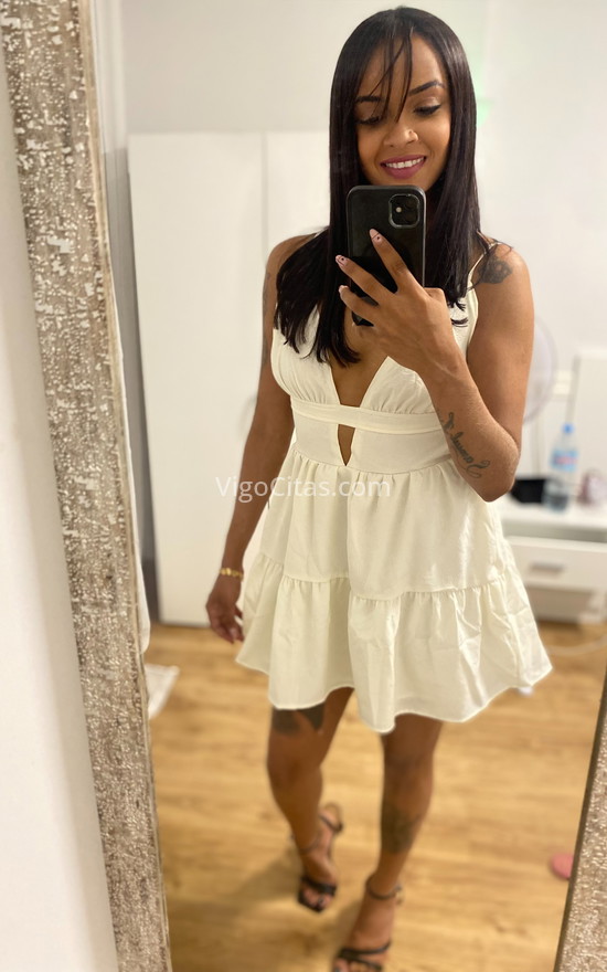 Karoll, joven brasileña . 604171501. Citas en VIGO, VIGO. www.vigocitas.com.