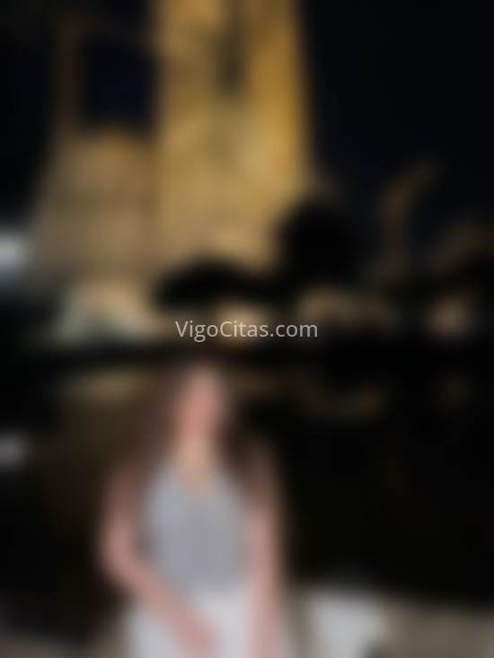 Nicki, colombiana risueña. 614296699. Citas en VIGO, VIGO. www.vigocitas.com.