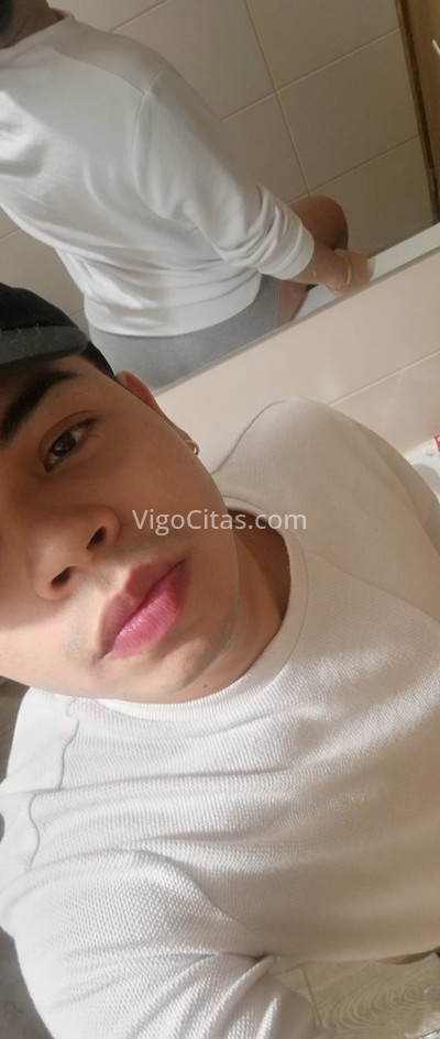 Daniel, joven colombiano muy atento. 641168703. Citas en VIGO, VIGO. www.vigocitas.com. Daniel, joven colombiano muy atento. 641168703. Citas en VIGO, VIGO. www.vigocitas.com.