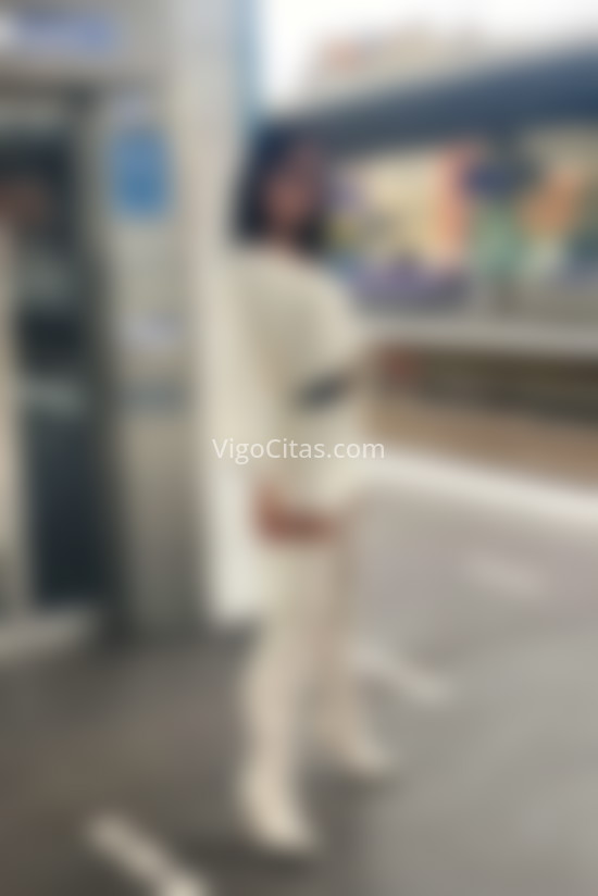 Clarisa Ferrer. 613307365. Citas en VIGO, VIGO. www.vigocitas.com.