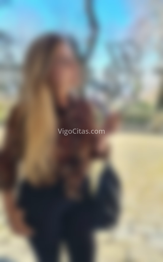 Anabella, brasileña de vacaciones. 613202813. Citas en VIGO, VIGO. www.vigocitas.com.