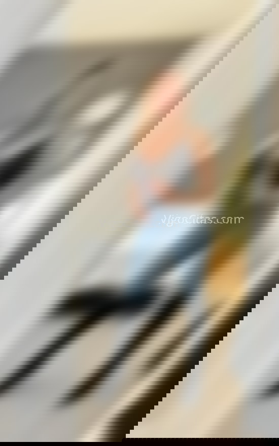 Mila, mujer elegante. 611876528. Citas en VIGO, VIGO. www.vigocitas.com.