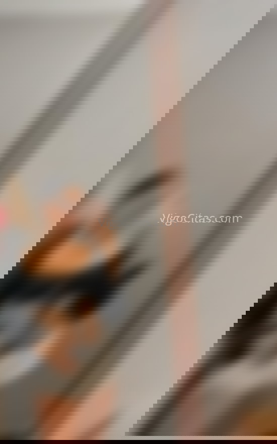 Tina, morena divertida y enrollada. 624950896. Citas en VIGO, VIGO. www.vigocitas.com.