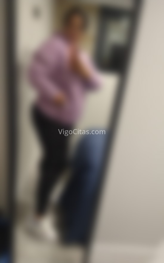 Andrea, mujer latina por la ciudad. 603155051. Citas en VIGO, VIGO. www.vigocitas.com.