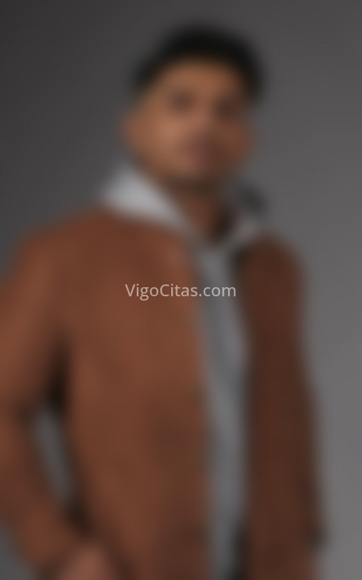 Emiliano, colombiano. 605287752. Citas en VIGO, VIGO. www.vigocitas.com.