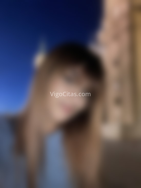 Vanessa, joven pelirroja colombiana. 642013817. Citas en VIGO, VIGO. www.vigocitas.com.