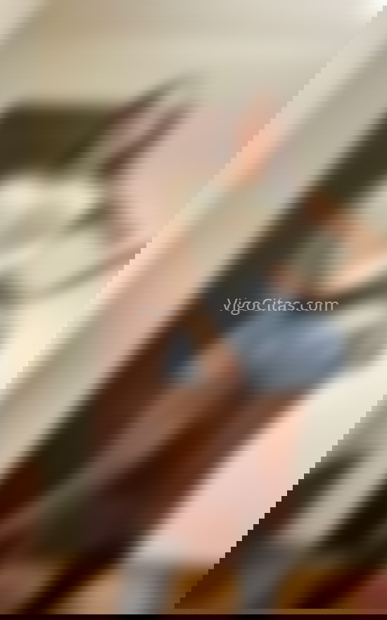 Vanessa, joven trans colombiana. 614235112. Citas en VIGO, VIGO. www.vigocitas.com.