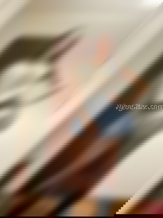 Vanessa, joven trans colombiana. 614235112. Citas en VIGO, VIGO. www.vigocitas.com.