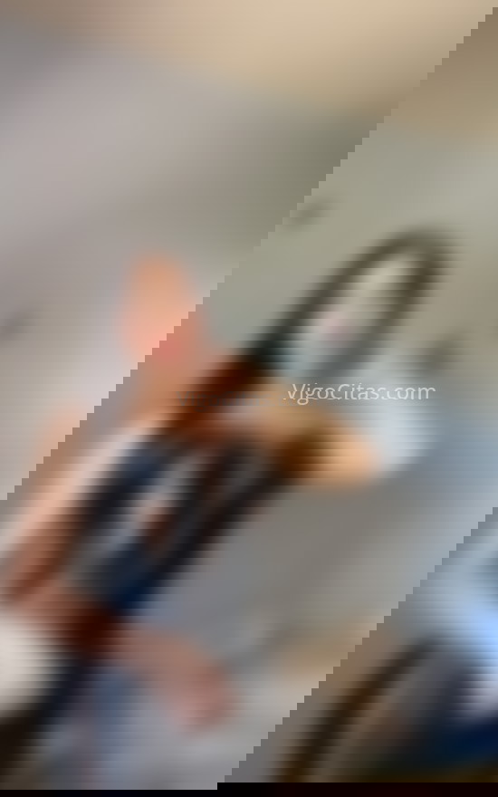 Vanessa, joven trans colombiana. 614235112. Citas en VIGO, VIGO. www.vigocitas.com.