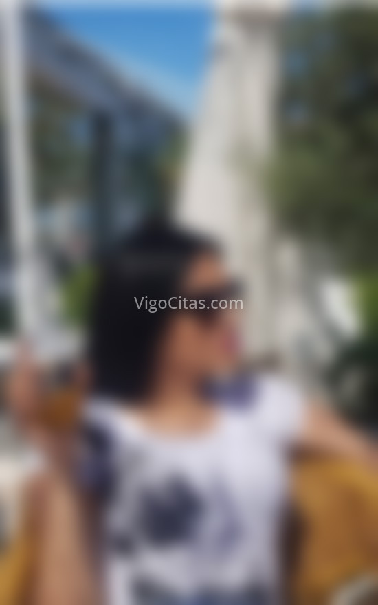 Leticia, chica elegante. 722658713. Citas en VIGO, VIGO. www.vigocitas.com.