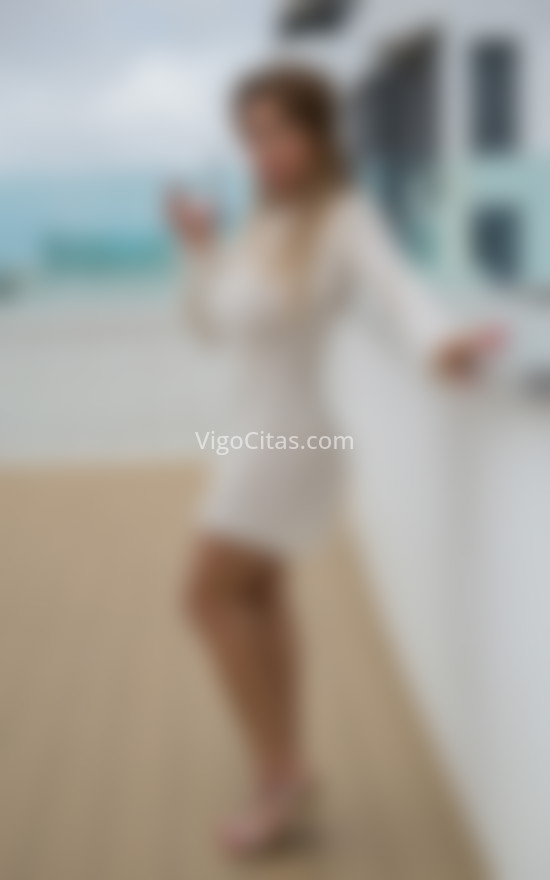 Flor, mujer encantadora y enrollada. 642865107. Citas en VIGO, VIGO. www.vigocitas.com.