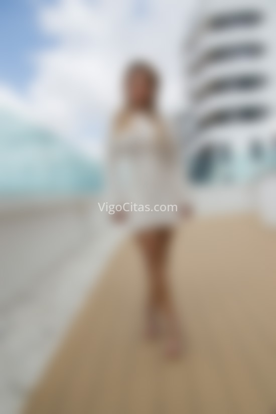 Flor, mujer encantadora y enrollada. 642865107. Citas en VIGO, VIGO. www.vigocitas.com.
