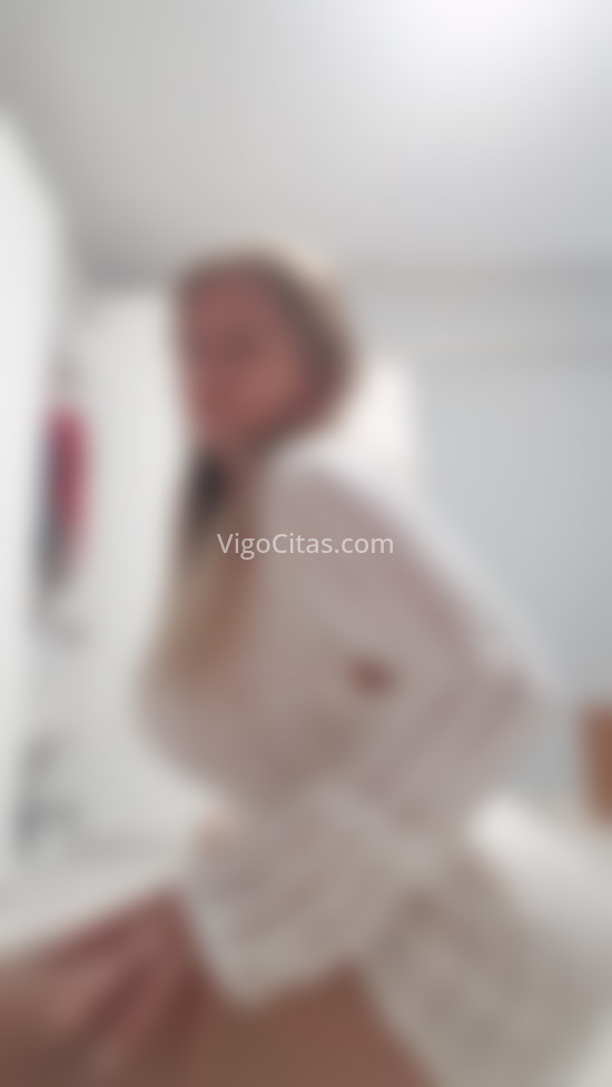 Flor, mujer encantadora y enrollada. 642865107. Citas en VIGO, VIGO. www.vigocitas.com.