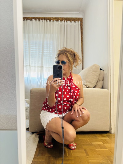 Bárbara, de visita en la ciudad. 631052342. Citas en VIGO, VIGO. www.vigocitas.com.