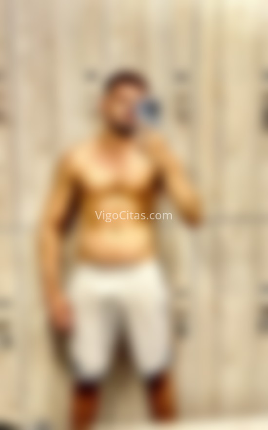 Gustavo, enrollado y sociable. 677799518. Citas en VIGO, VIGO. www.vigocitas.com.