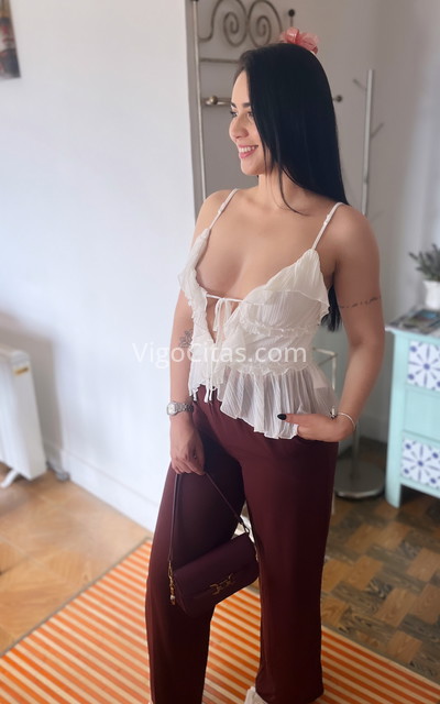 Nicole, joven brasileña . 672963318. Citas en VIGO, VIGO. www.vigocitas.com.