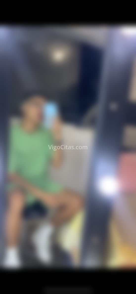 Aron, chico de paso por la ciudad. 691248835. Citas en VIGO, VIGO. www.vigocitas.com.