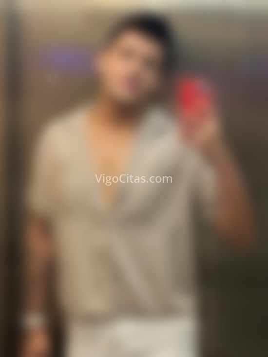Santiago, colombiano recién llegado . 613413287. Citas en VIGO, VIGO. www.vigocitas.com.