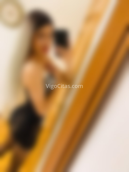 Luna, cd fiestera. 653608181. Citas en VIGO, VIGO. www.vigocitas.com.